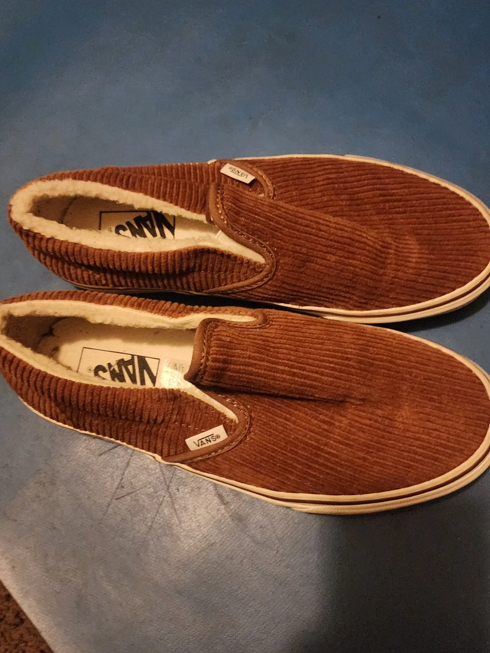 Brand new Vans Brown Corduroy Slip-On Loafers size 8 women Been packed up